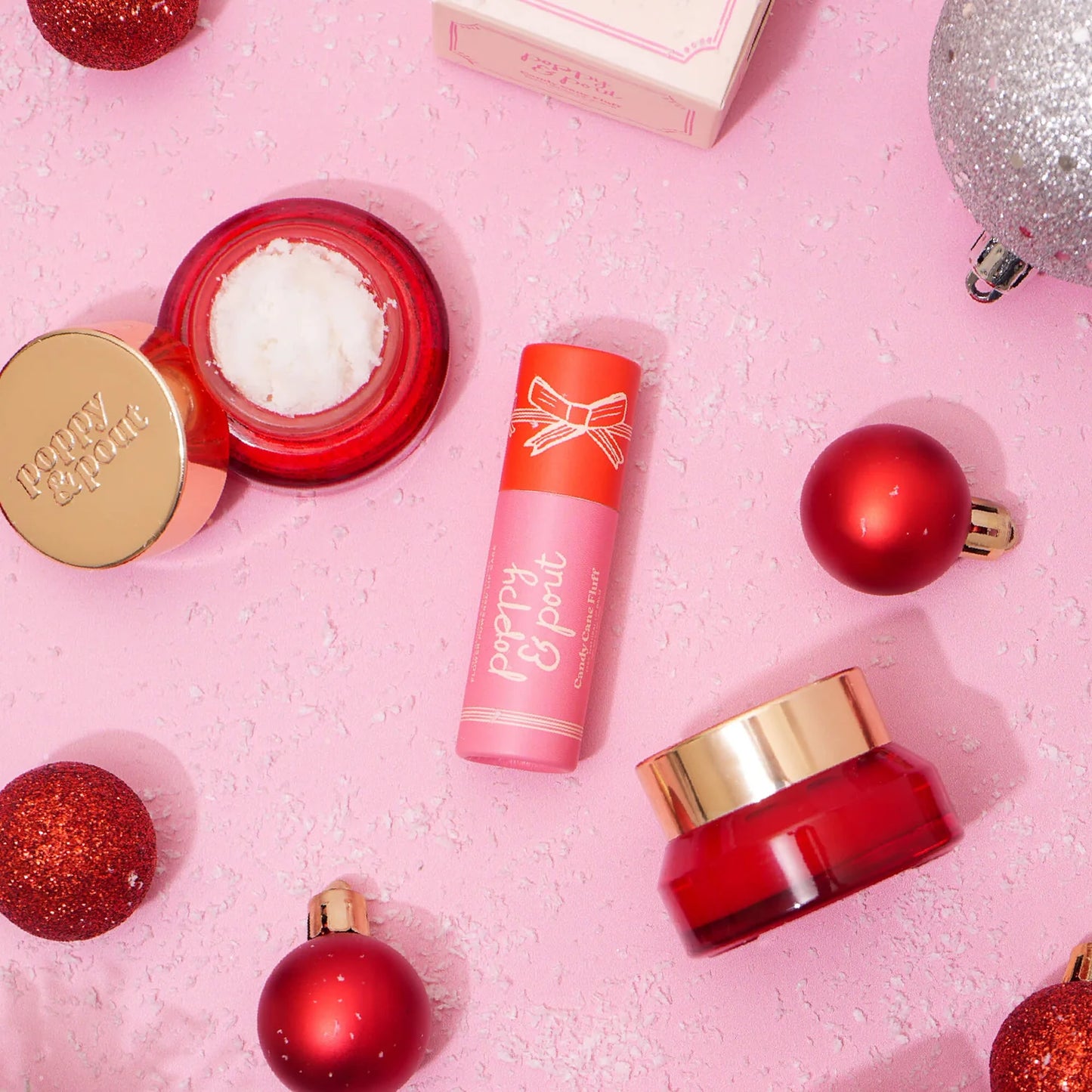 POPPY & POUT LIP SCRUB IN CANDY CANE FLUFF