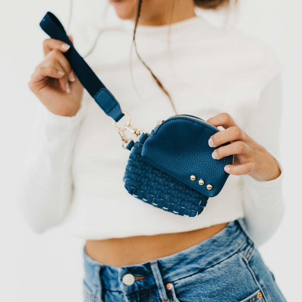 Wonderlust Woven Dual Pouch Wristle