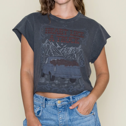 LAINEY WILSON HEART T-SHIRT