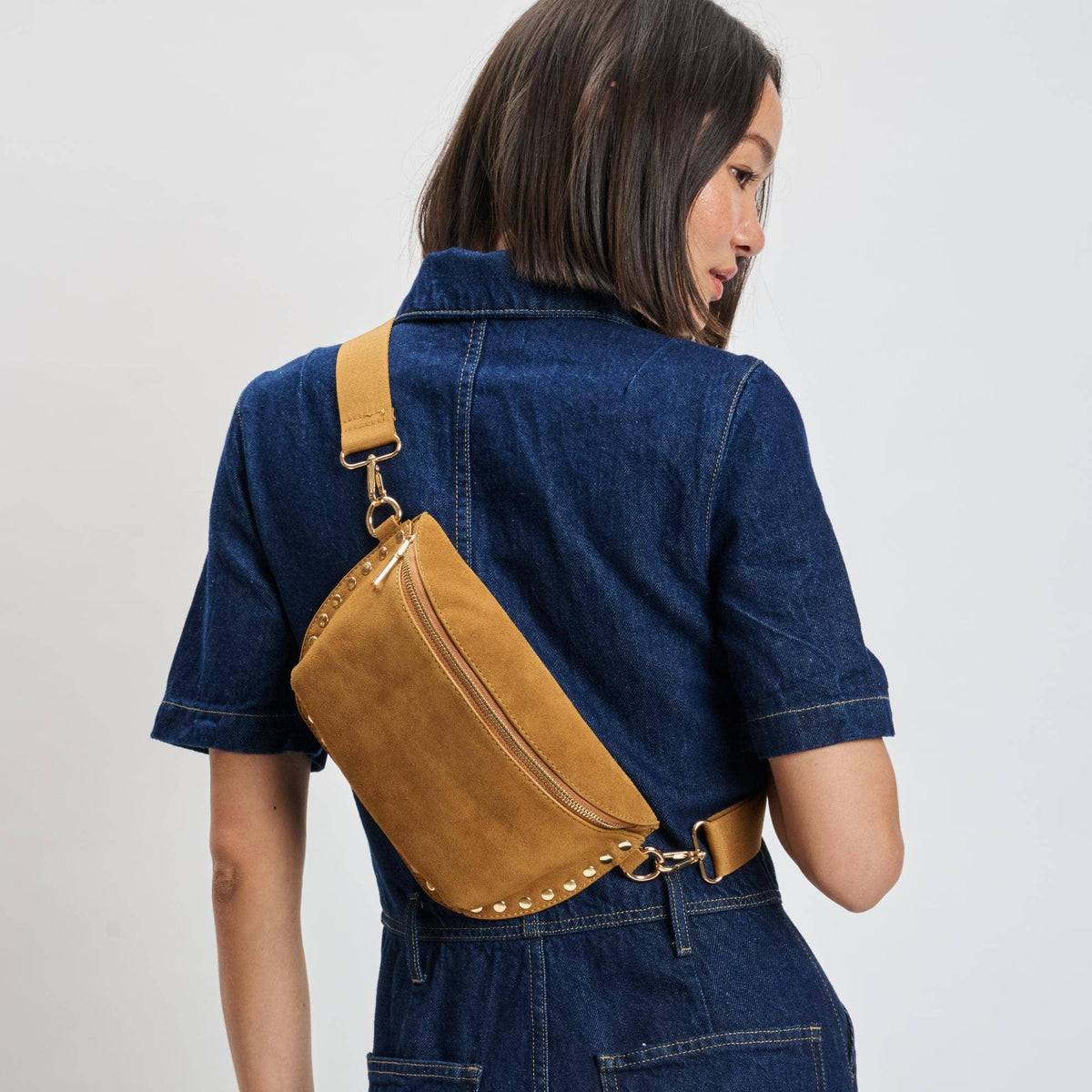Gizelle-Suede Belt Bag: Tan