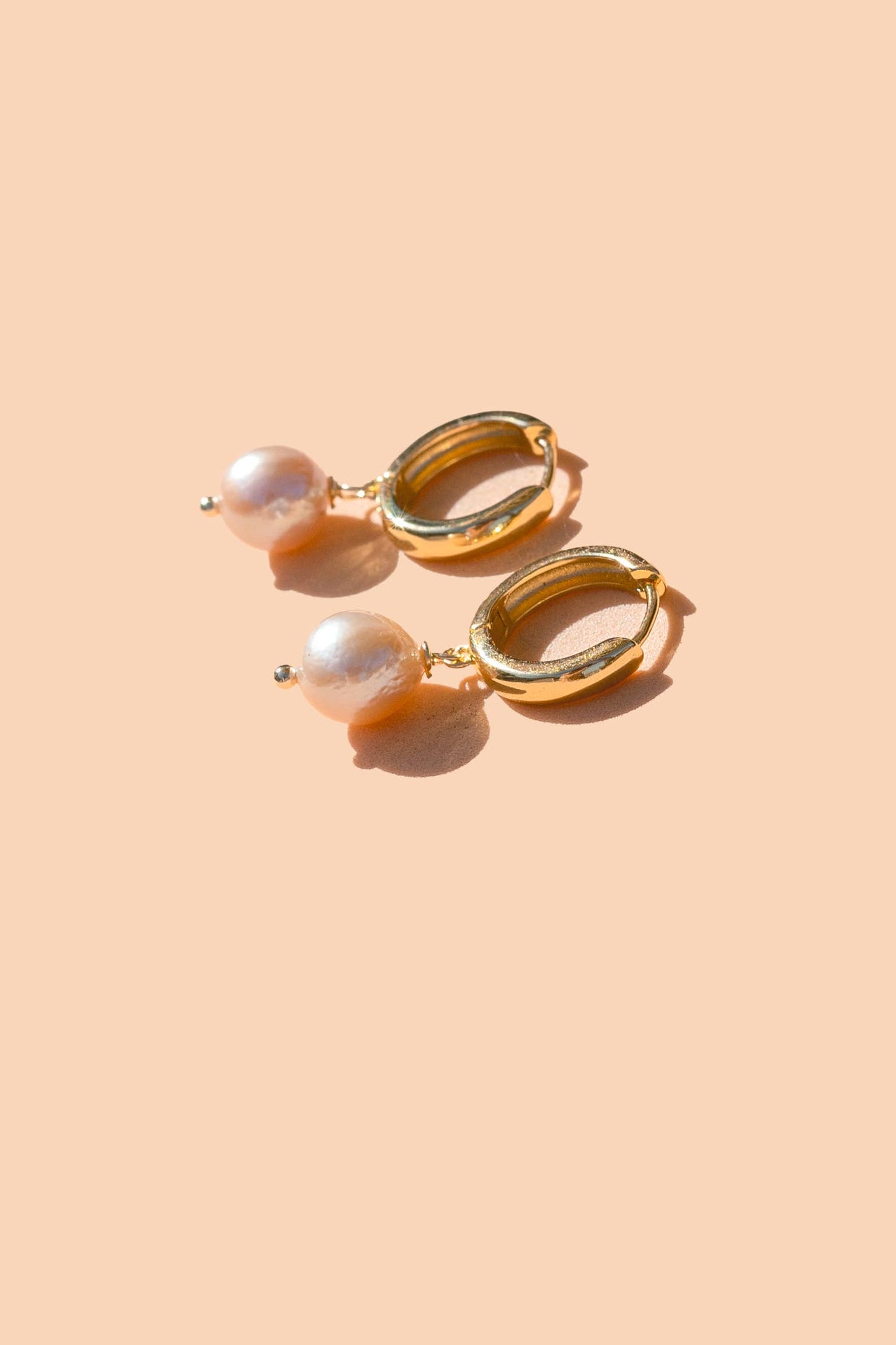 PEARL GIRL HOOP