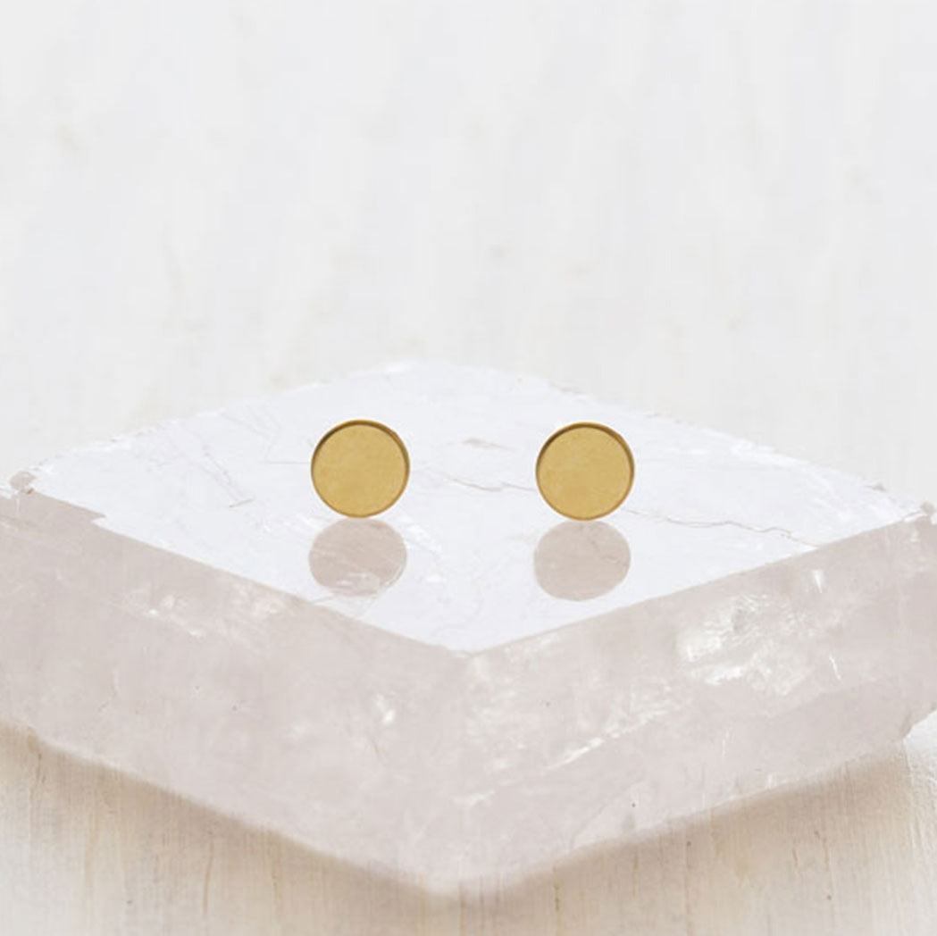 MINIMALIST DOT STUD