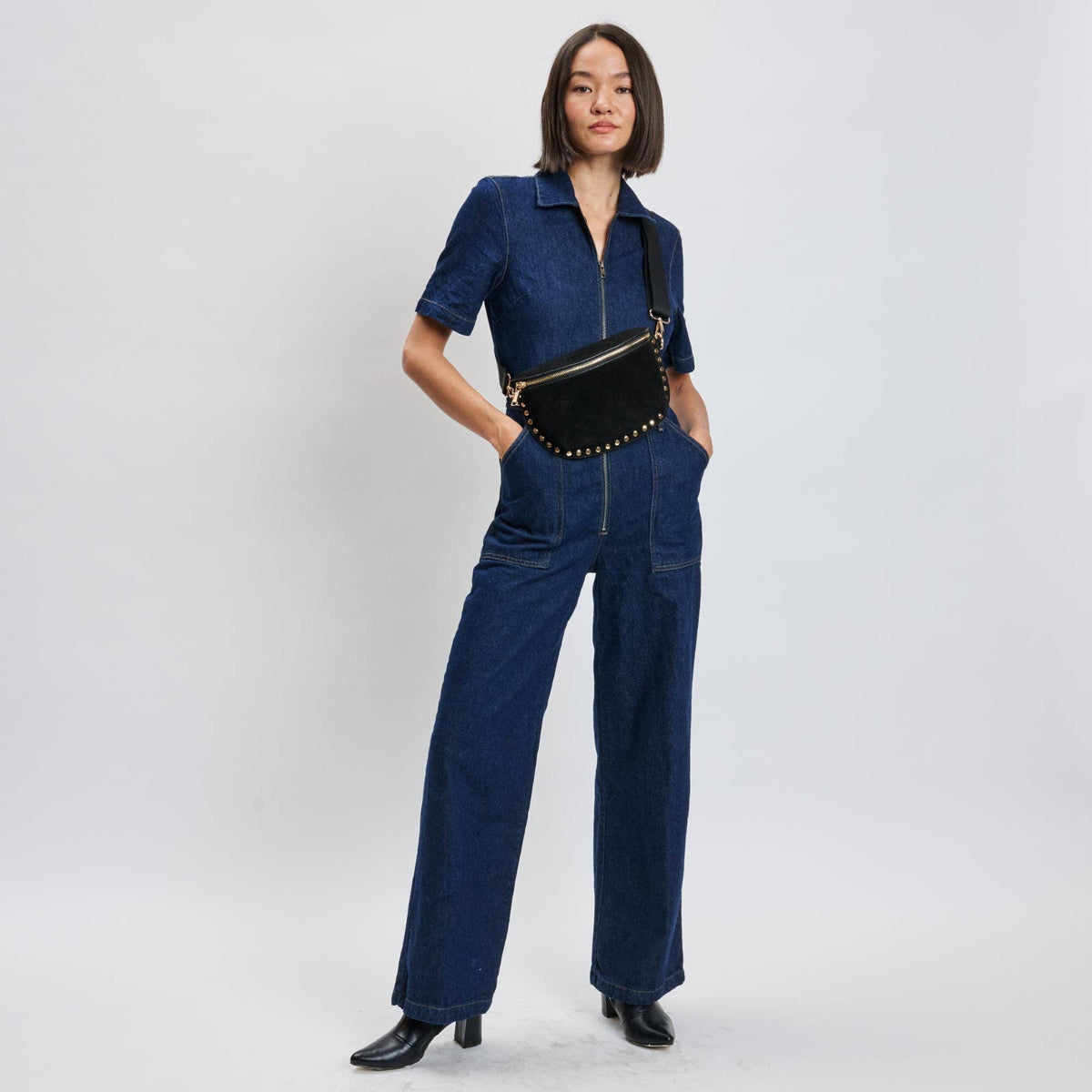 Gizelle-Suede Belt Bag: Black